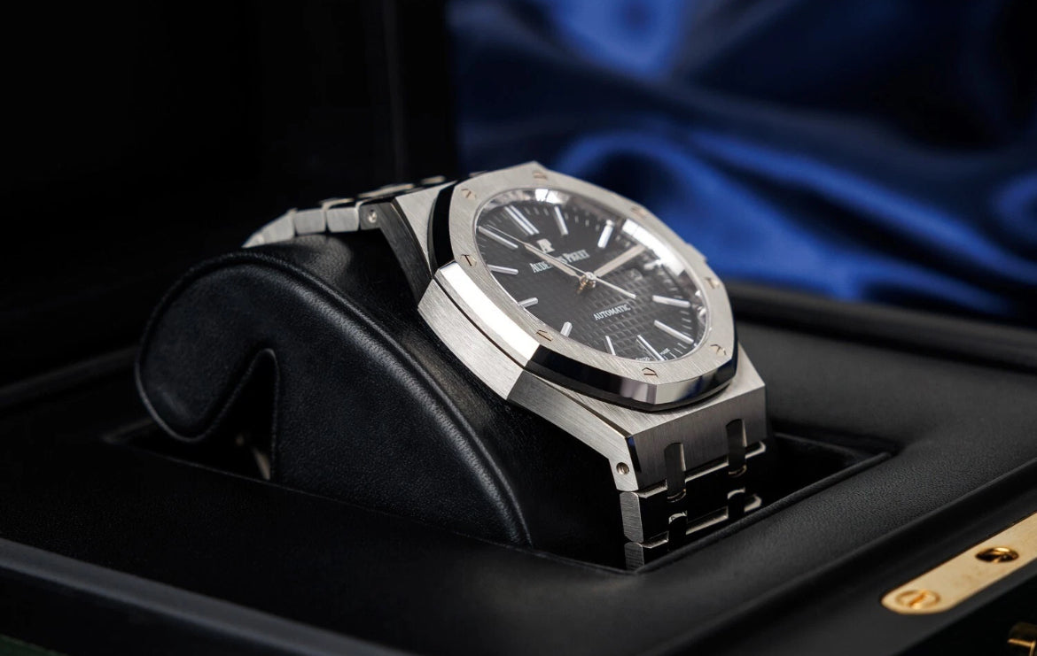 Audemars Piguet Royal Oak Stainless Steel Black Dial - 15400ST.OO.1220ST.01