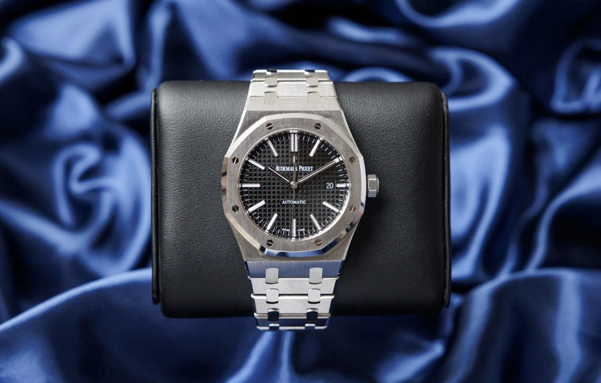Audemars Piguet Royal Oak Stainless Steel Black Dial - 15400ST.OO.1220ST.01